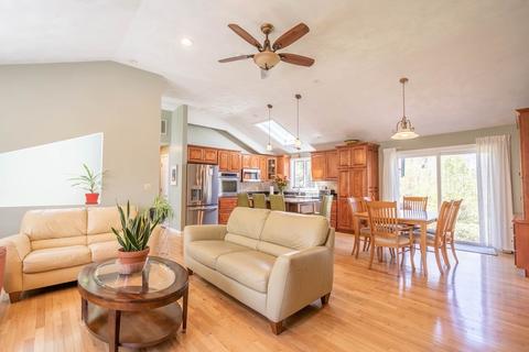 47 Colonial Rd, Sutton, MA 01590 photo 5