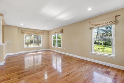 33 Forest St, Dunstable, MA 01827 photo 10