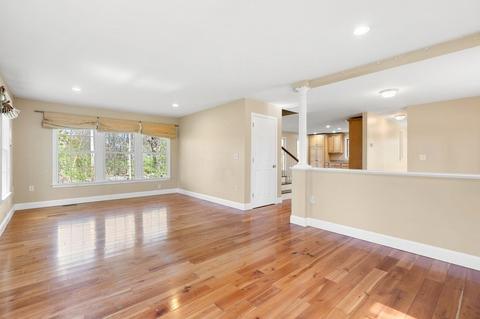 33 Forest St, Dunstable, MA 01827 photo 9