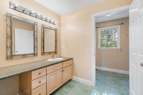 33 Forest St, Dunstable, MA 01827 photo 21