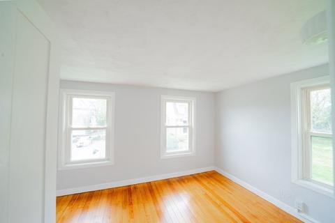 514 Hanover St, Fall River, MA 02720 photo 33
