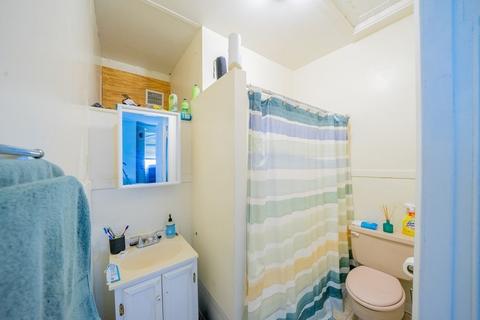 514 Hanover St, Fall River, MA 02720 photo 40
