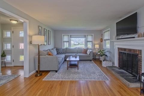 19 E Allen Ridge Rd, Springfield, MA 01118 photo 11