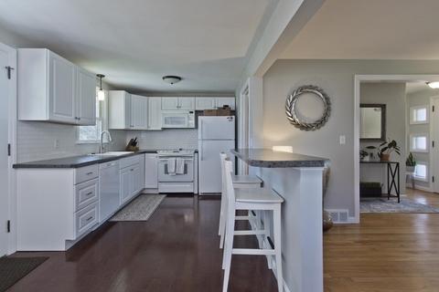 19 E Allen Ridge Rd, Springfield, MA 01118 photo 3