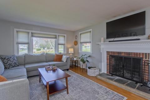 19 E Allen Ridge Rd, Springfield, MA 01118 photo 13