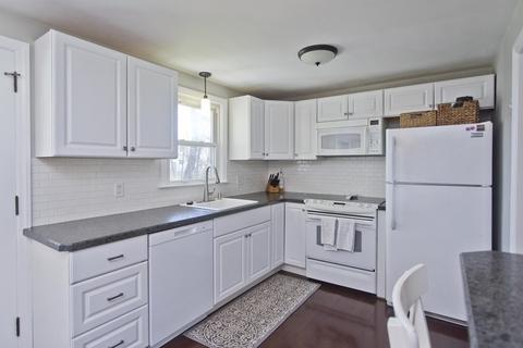 19 E Allen Ridge Rd, Springfield, MA 01118 photo 6