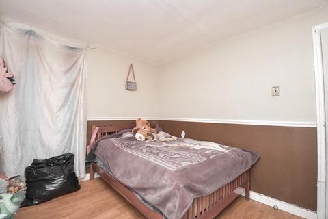 133 Lexington St, Springfield, MA 01107 photo 9