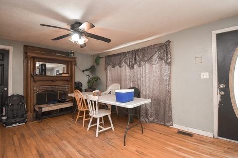 133 Lexington St, Springfield, MA 01107 photo 4