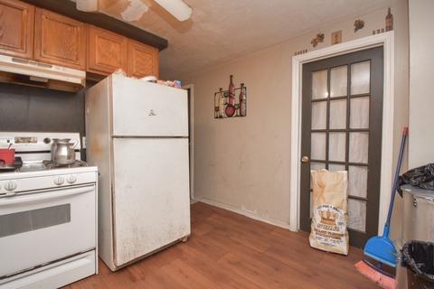 133 Lexington St, Springfield, MA 01107 photo 3