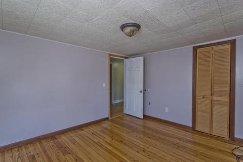 4 Laurel St, Chicopee, MA 01020 photo 18