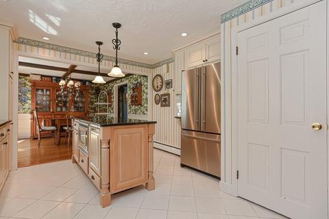 37 Walnut St, Upton, MA 01568 photo 7