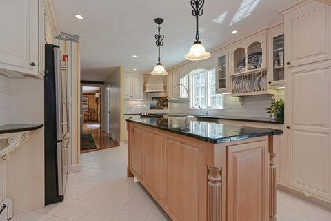 37 Walnut St, Upton, MA 01568 photo 6