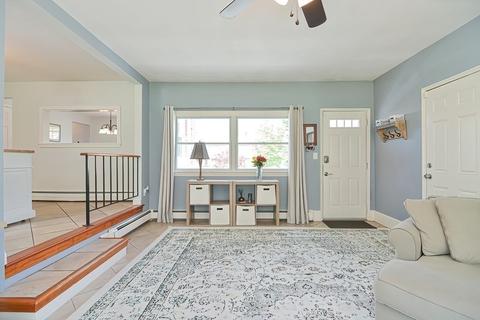 7 Irving Dr, Walpole, MA 02081 photo 10