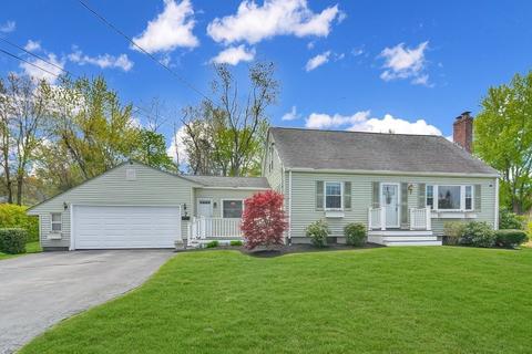 7 Irving Dr, Walpole, MA 02081 photo 2