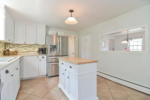 7 Irving Dr, Walpole, MA 02081 photo 6