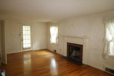 76 Wayside St, Springfield, MA 01118 photo 12