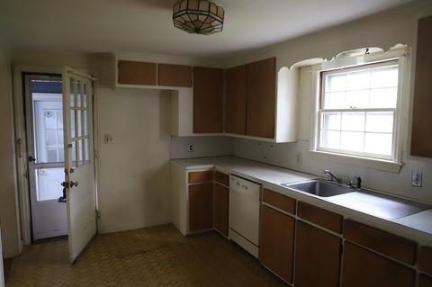 76 Wayside St, Springfield, MA 01118 photo 9
