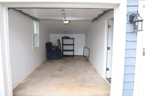 76 Wayside St, Springfield, MA 01118 photo 10