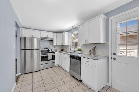 120 Hamilton St, Springfield, MA 01119 photo 6