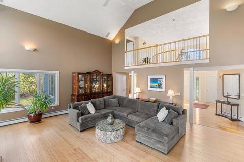 38 Castle Vw, Gloucester, MA 01930 photo 8