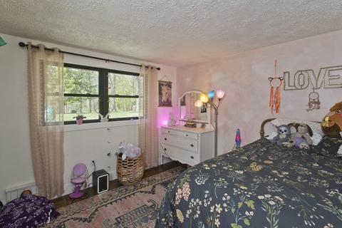 30 Loomis Ct, Chicopee, MA 01020 photo 32