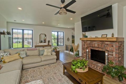 30 Loomis Ct, Chicopee, MA 01020 photo 7