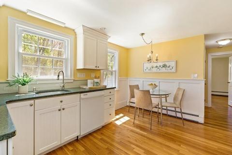 26 Harvard St, Reading, MA 01867 photo 4