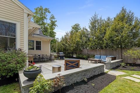 22 Free St, Hingham, MA 02043 photo 4
