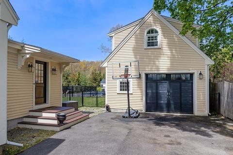 22 Free St, Hingham, MA 02043 photo 3