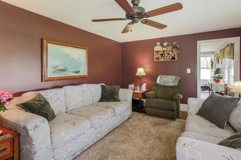 64 North Ave, Mendon, MA 01756 photo 4