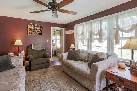 64 North Ave, Mendon, MA 01756 photo 5