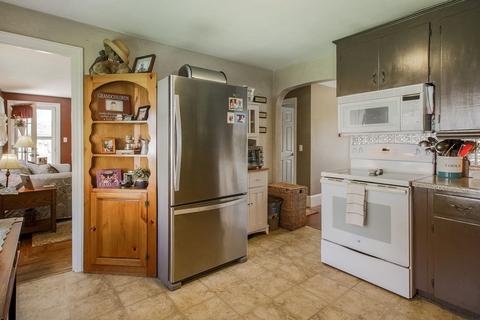 64 North Ave, Mendon, MA 01756 photo 8