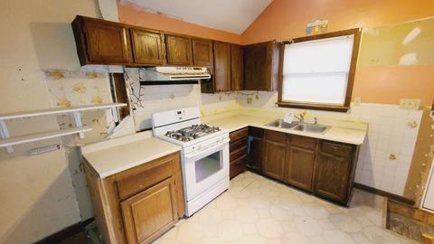 86 Lucerne, Springfield, MA 01109 photo 11
