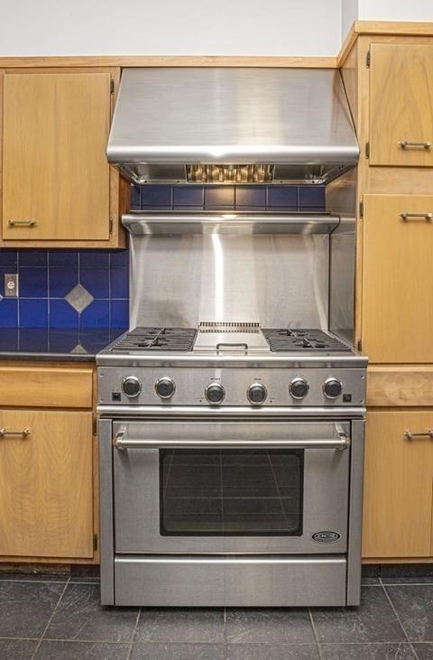 691 Madison St, Fall River, MA 02720 photo 31