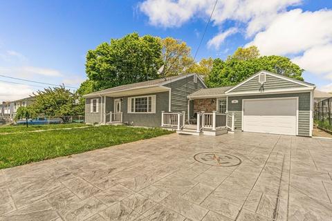 96 Emmett St, Fall River, MA 02721 photo 1