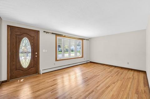 171 Tamarack Dr, Springfield, MA 01129 photo 4