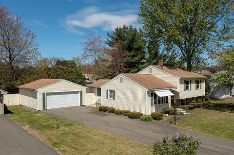 171 Tamarack Dr, Springfield, MA 01129 photo 1