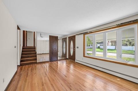 171 Tamarack Dr, Springfield, MA 01129 photo 3