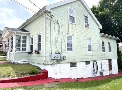 218 School St, Chicopee, MA 01013 photo 2