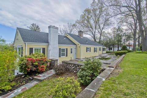 620 Roosevelt Ave, Springfield, MA 01118 photo 1