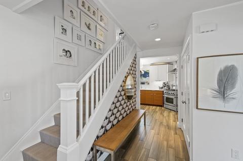 46 Pilgrim Rd, Marblehead, MA 01945 photo 3