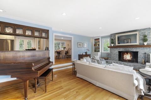 1 Wallingford Rd, Marblehead, MA 01945 photo 4