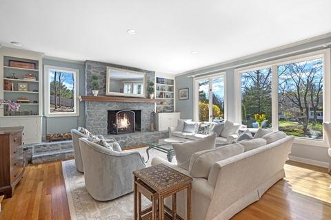 1 Wallingford Rd, Marblehead, MA 01945 photo 1