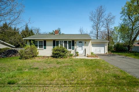 25 Pomeroy St, Easthampton, MA 01027 photo 1