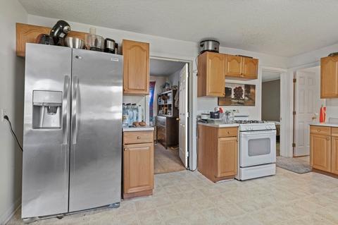 223 Almira Rd, Springfield, MA 01119 photo 4