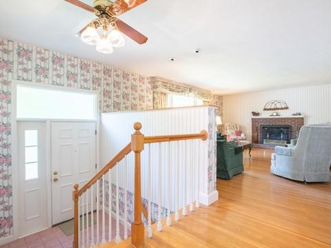 58 Timberneck Dr, Reading, MA 01867 photo 4