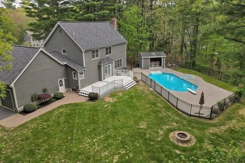 4 Bubbling Brook Rd, Franklin, MA 02038 photo 3