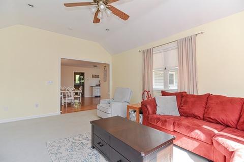34 Mendon St, Upton, MA 01568 photo 8