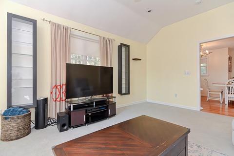 34 Mendon St, Upton, MA 01568 photo 7