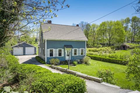 67 Langsford St, Gloucester, MA 01930 photo 2